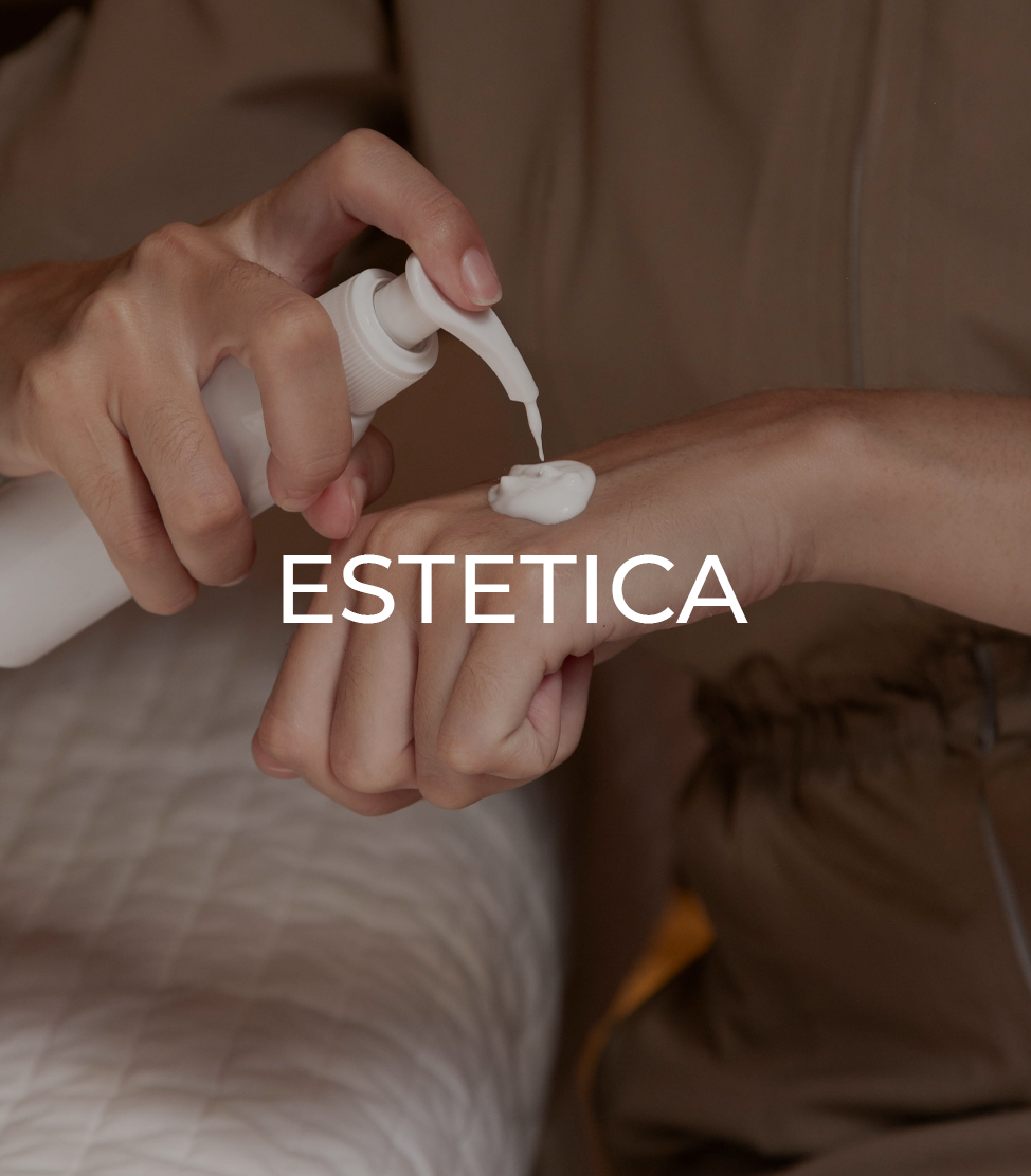 Aplicación de crema en tratamiento de estética en Villa Delfina
